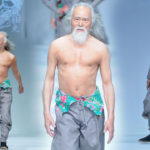Wang Deshun, el modelo chino de 80 años que revoluciona las pasarelas